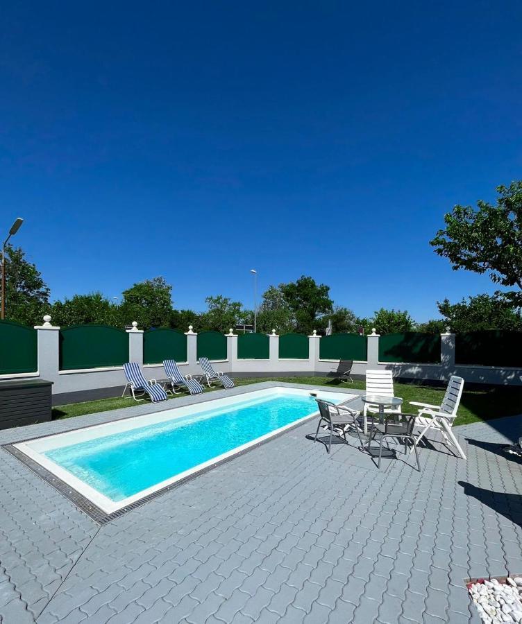 Atemberaubendes Loft Mit Pool Apartment Виена Екстериор снимка